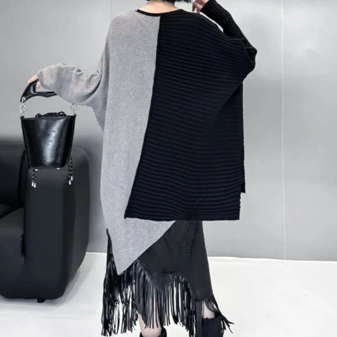 Color Block Oversized Knitted Pullover – Asymmetrical Black & Gray Design