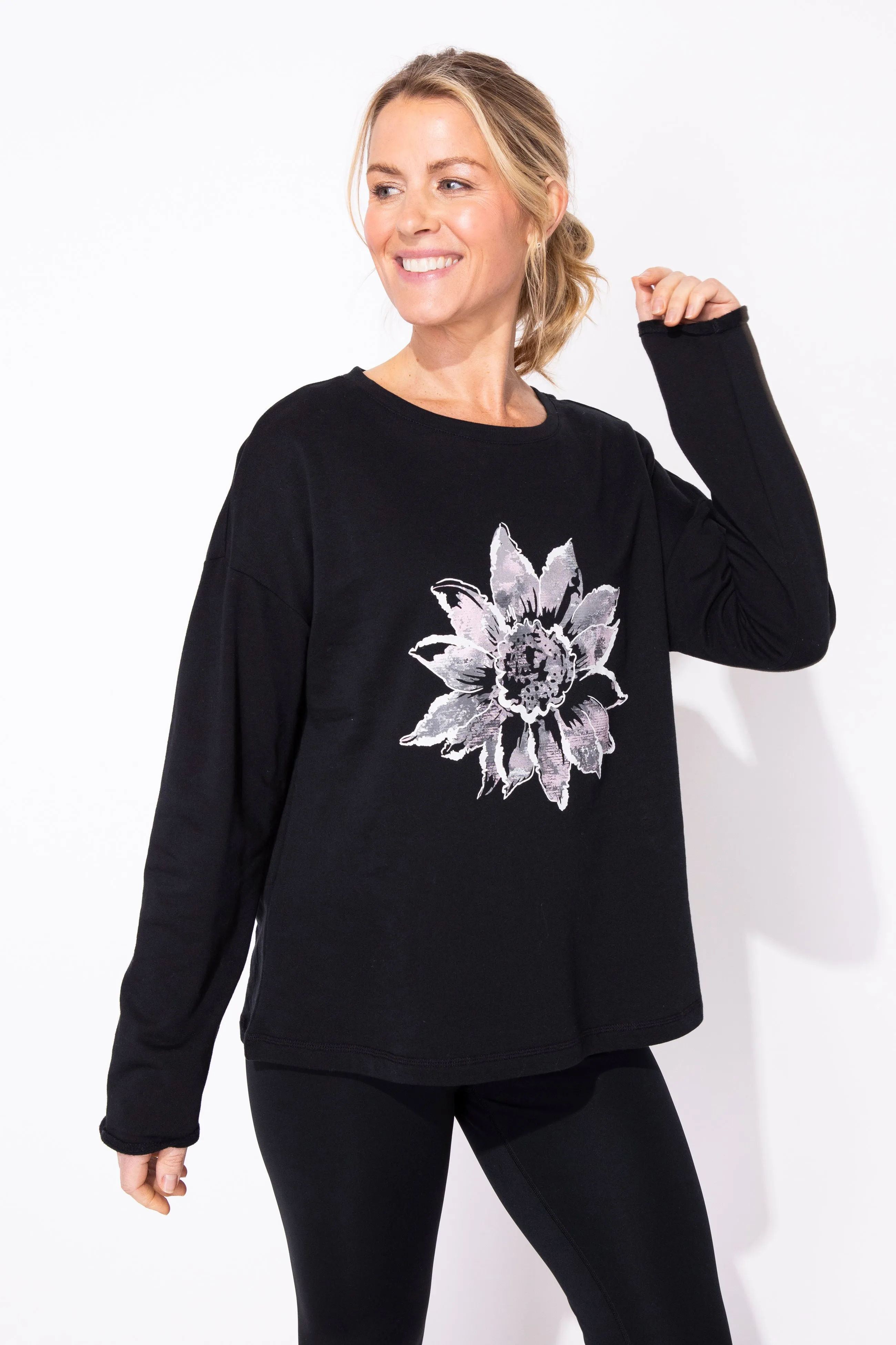 ESCAPE - PAINTED FLOWER PULLOVER