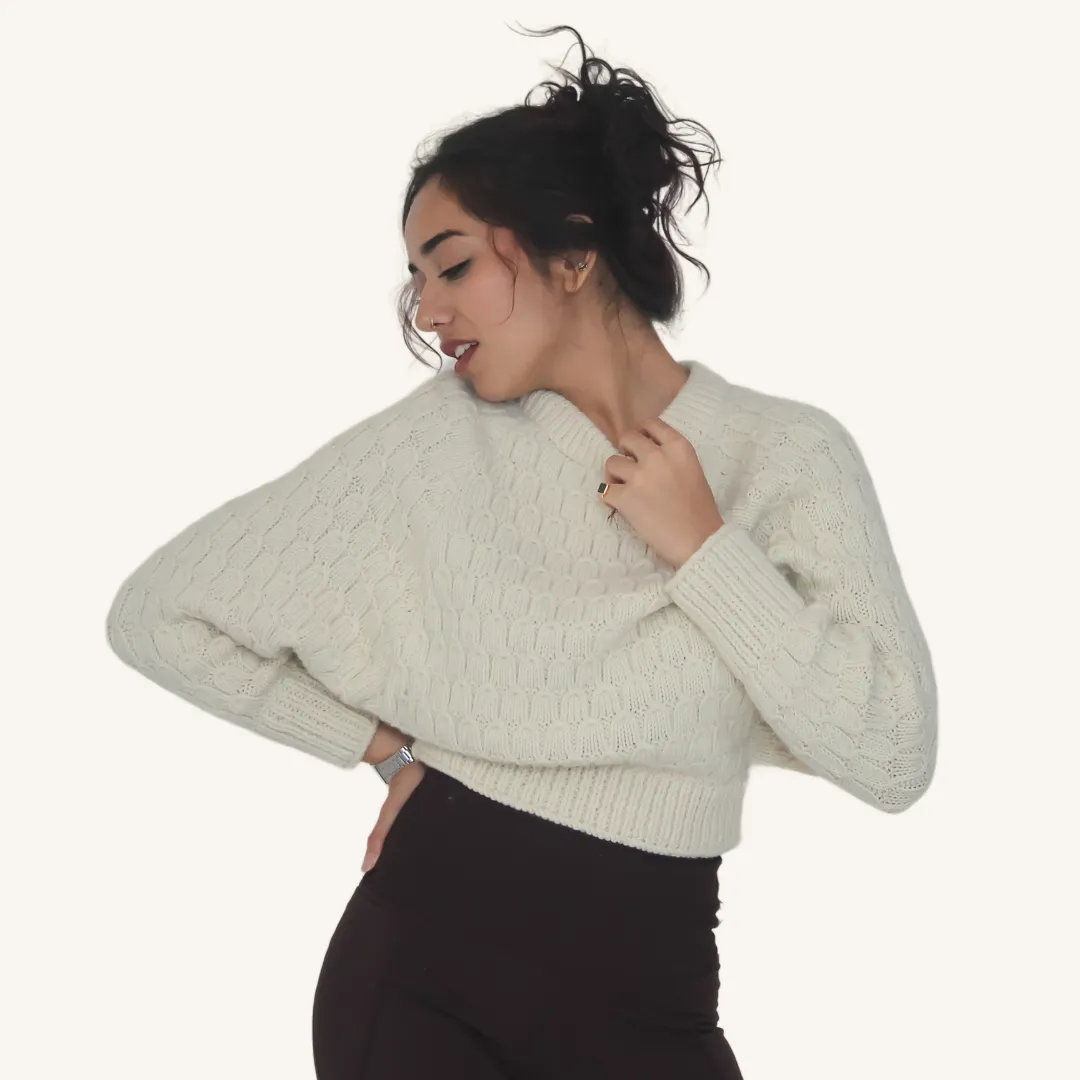 Kiyomi Pullover – Pure Beauty, Cozy Elegance in Handknitted Wool