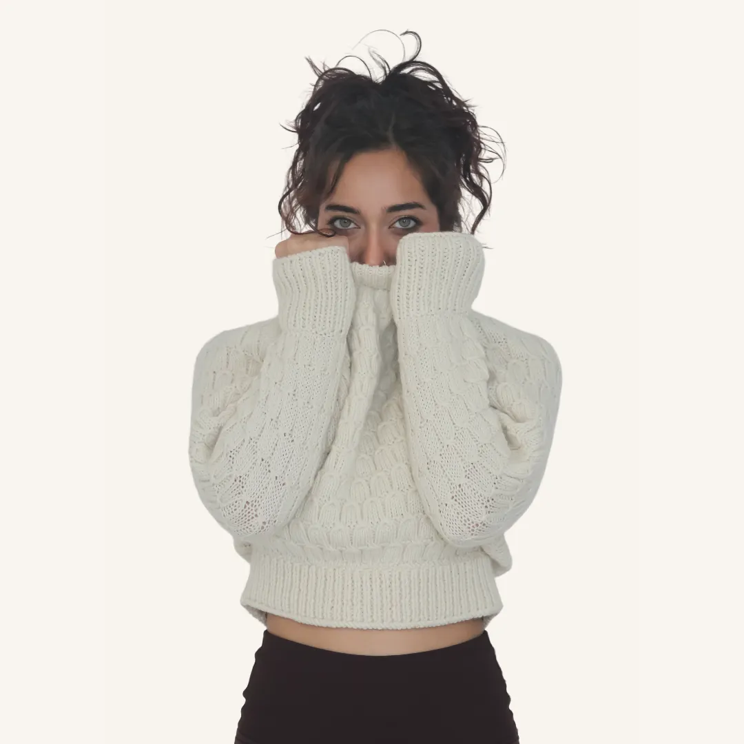 Kiyomi Pullover – Pure Beauty, Cozy Elegance in Handknitted Wool