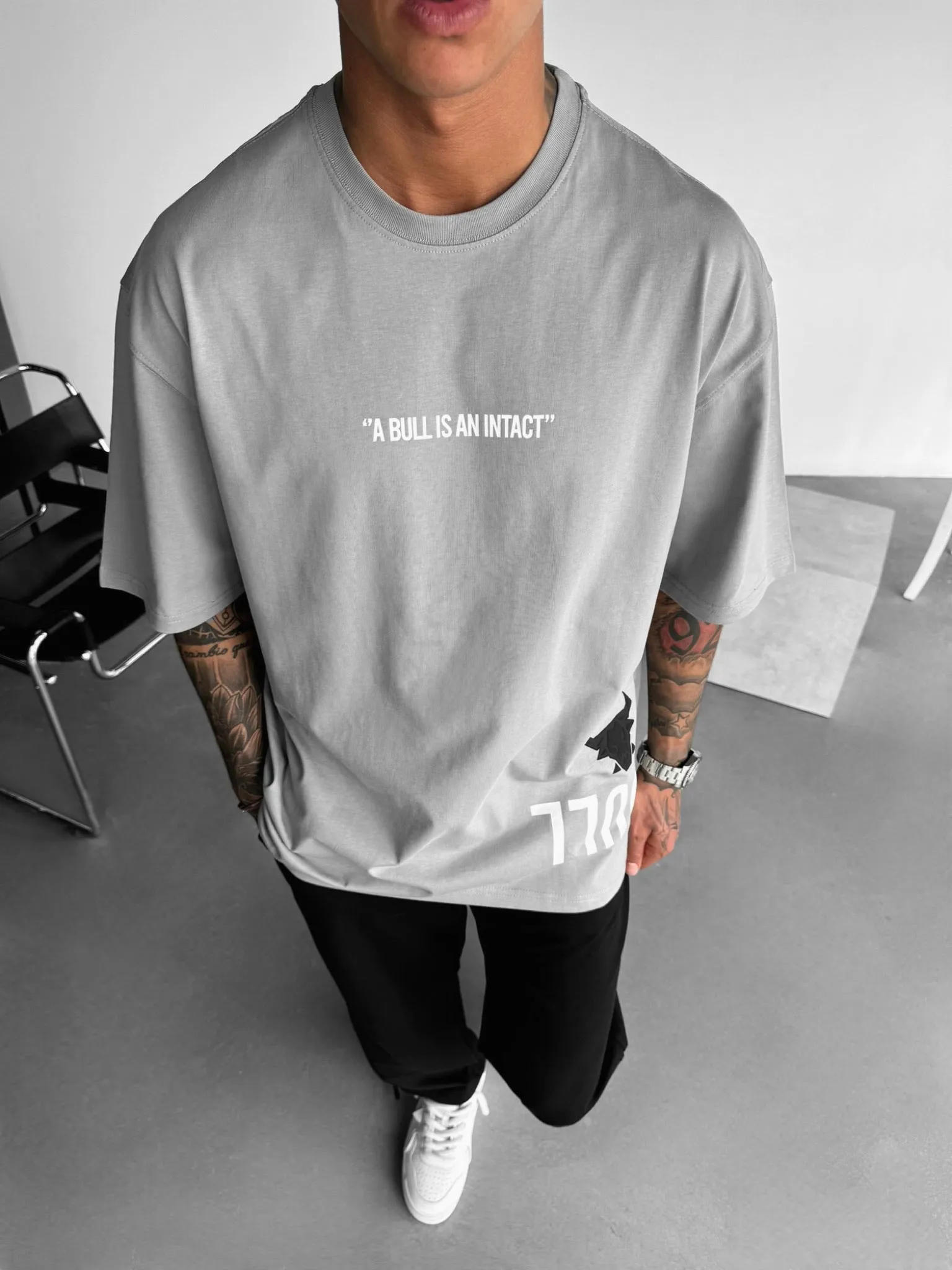 Oversize Bull T-shirt - Grey and Black