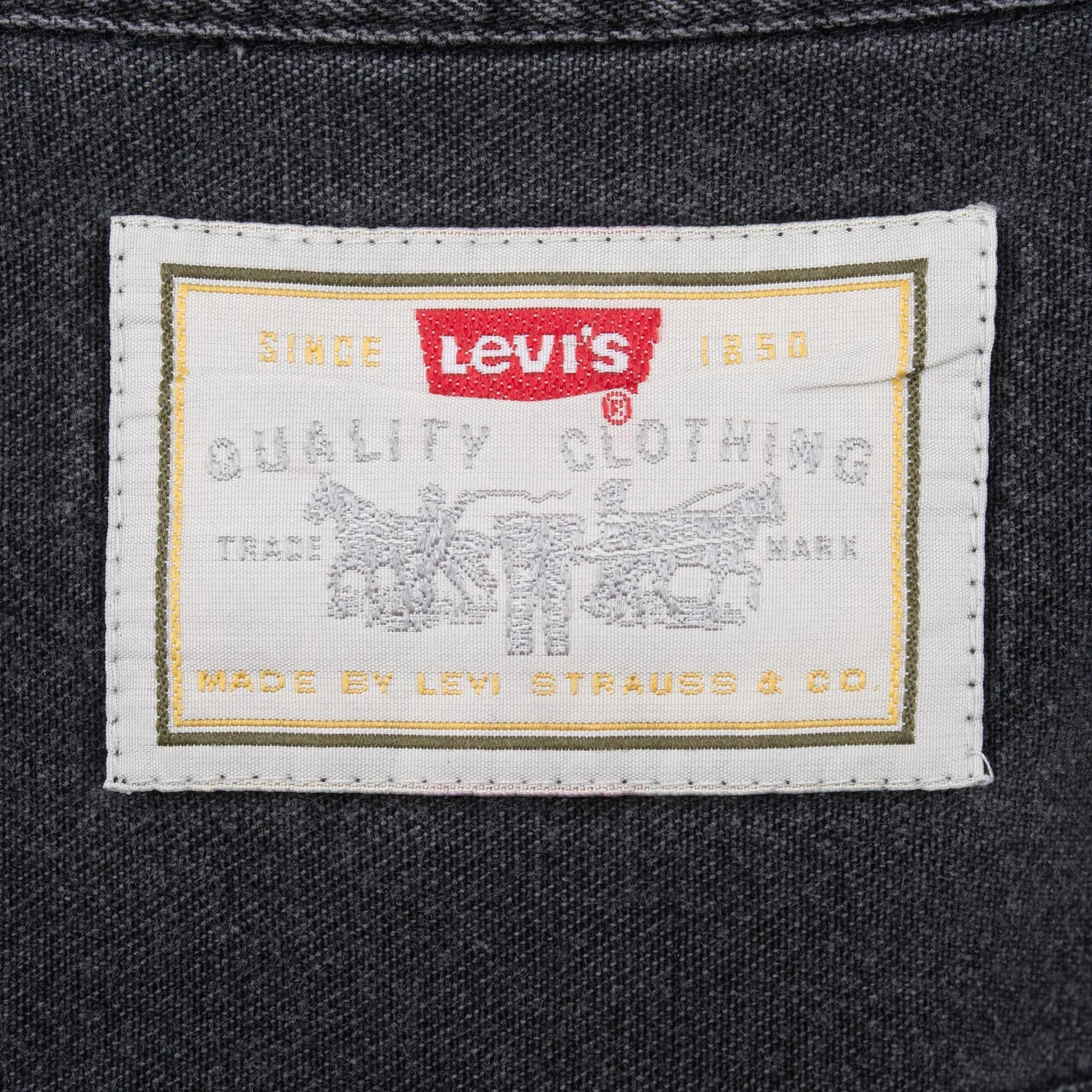 VINTAGE LEVIS RED TAB DENIM BLACK POCKET SHIRT 1990S LARGE