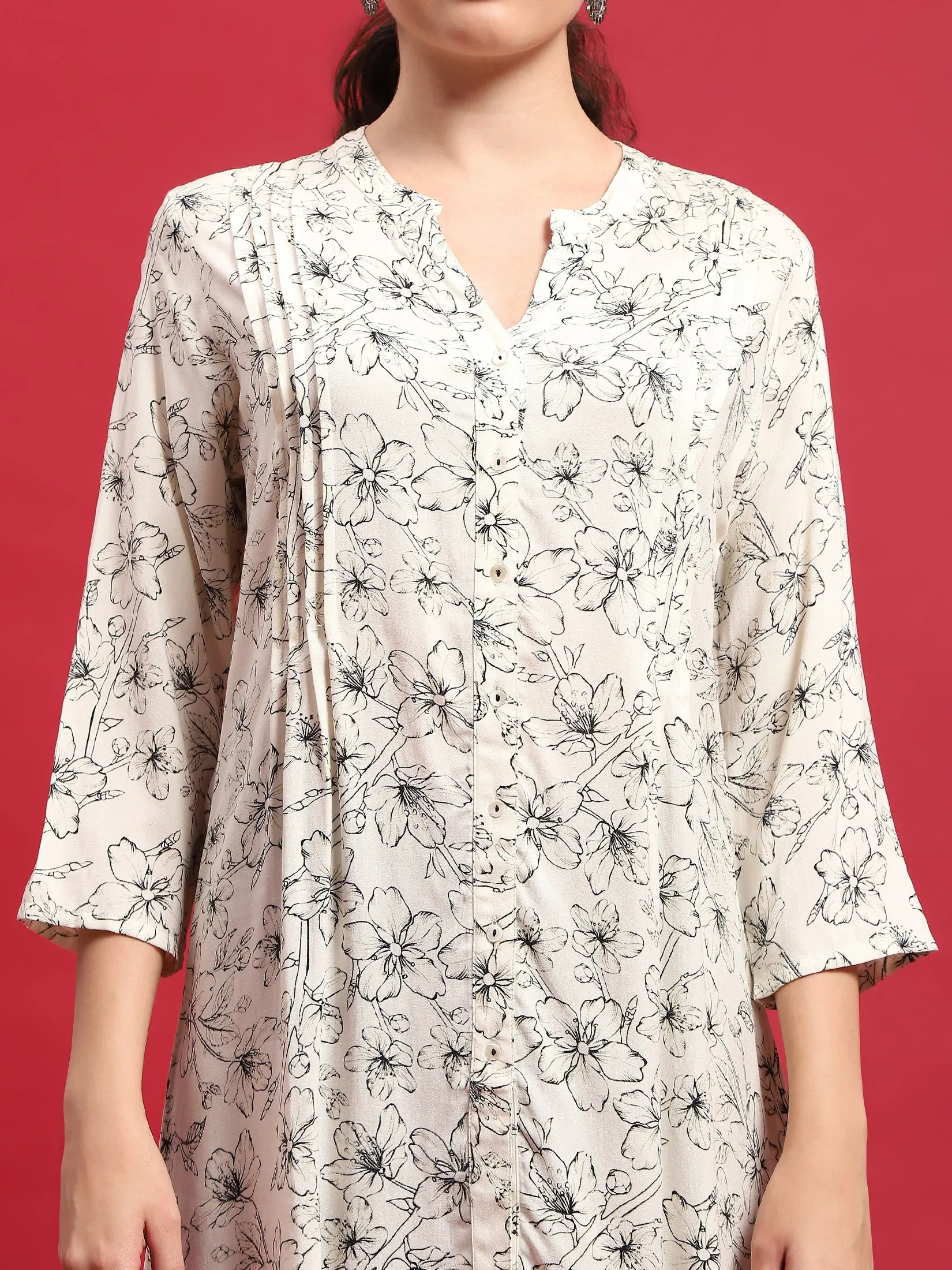 Women Liva (Rayon) Off White Floral Print Tunic